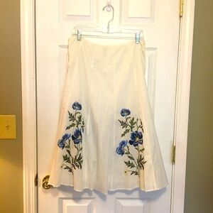 S.L.B. Skirt SZ 10. Floral crochet detail. Cotton & completely lined. Full tail.